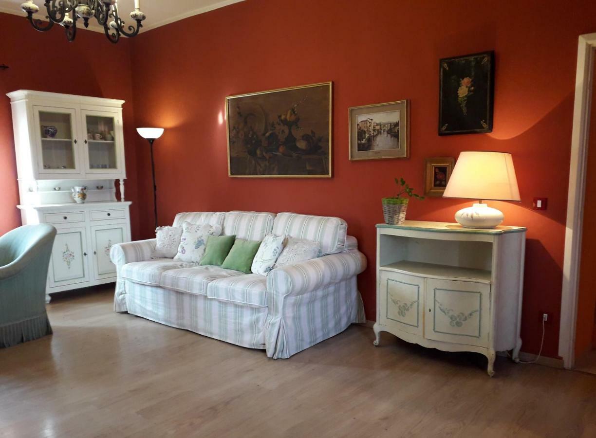 Alle Preci Country House Santa Restituta Exterior foto