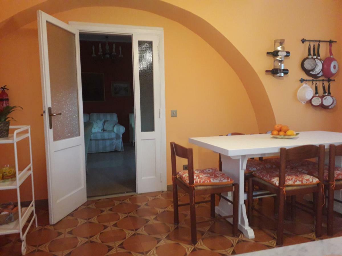 Alle Preci Country House Santa Restituta Exterior foto